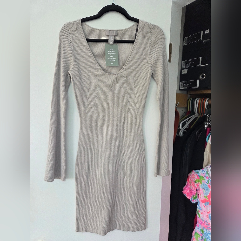 H&M Long Sleeve Ribbed Dress in Light Gray